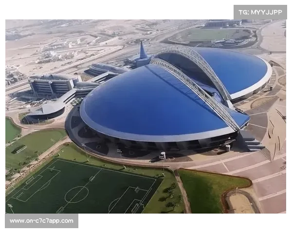 阿斯拜尔体育中心设施完善，可同时进行多场比赛