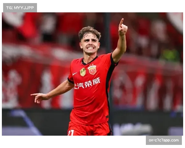 海港轮换哲学:上赛季使用32名球员,通过大规模轮换维持多线竞争力